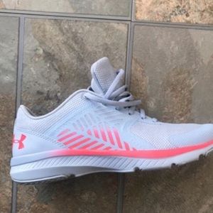 Women’s 8.5 training shoes